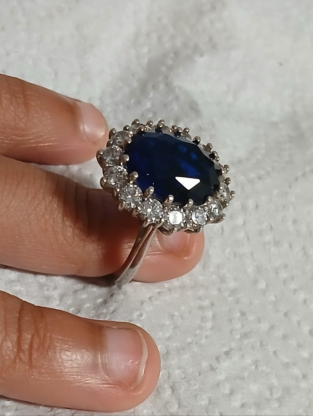 925Sterling Silver CZ Blue Sapphire Halo Ring with White Cubic Zirconia Size 7 - Picture 4 of 6